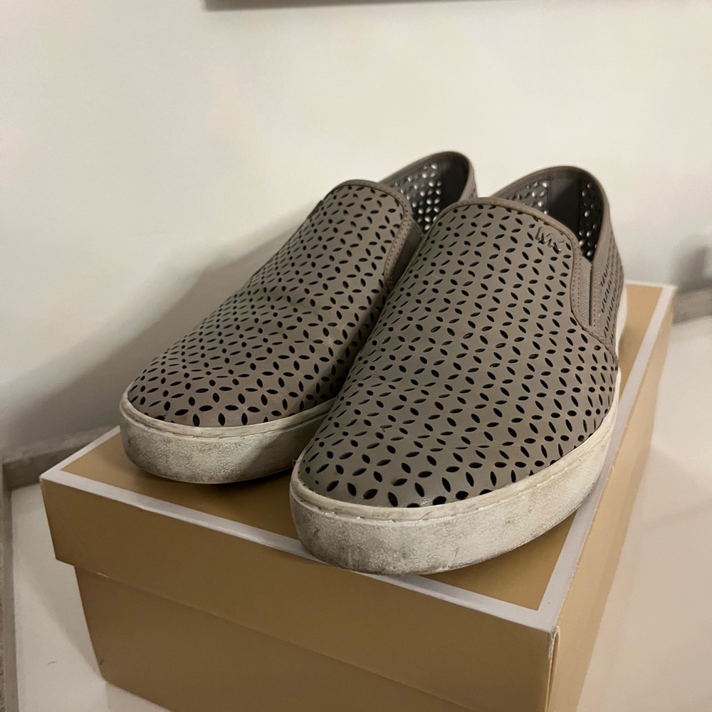Michael Kors Taupe OLIVIA Slip on Size 10